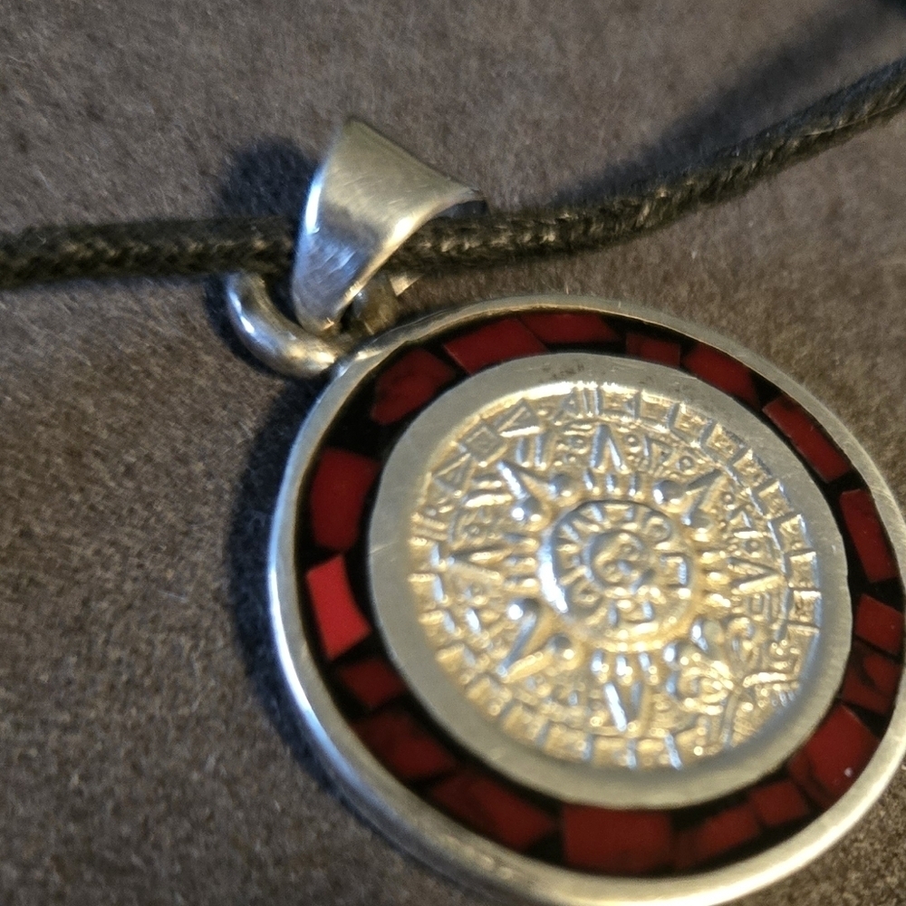 Vintage Mexican Sterling Silver Aztec Calendar Inlay Pendant - Picture 6 of 6